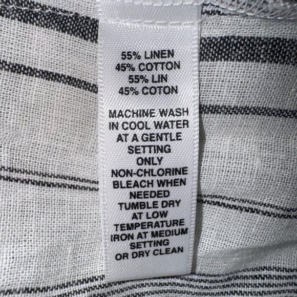 Saks Fifth Avenue Black grey and White Striped off the shoulder Blouse. Size M - Picture 4 of 9